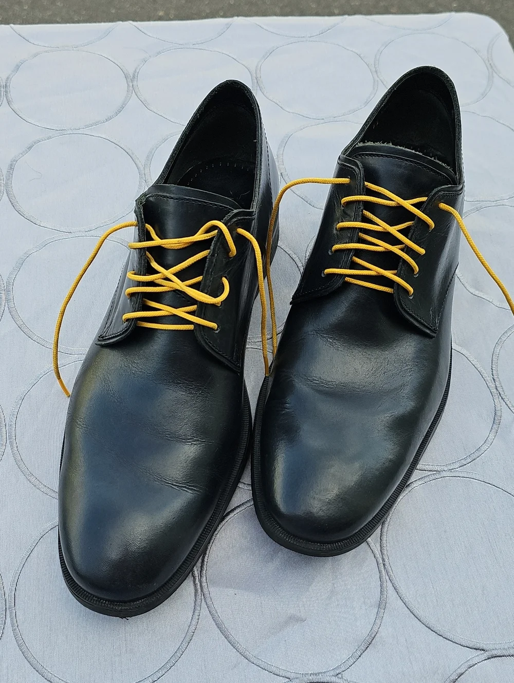 Cole Haan Black Leather Derby Shoes with Yellow Laces AA